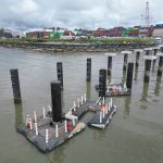 Plataformas flotantes para pilotaje puerto